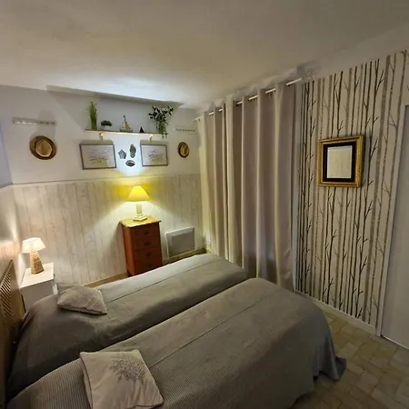 T2 Proche Etang Et Thermes, Climatise - Fr-1-571-73 Apartmán *